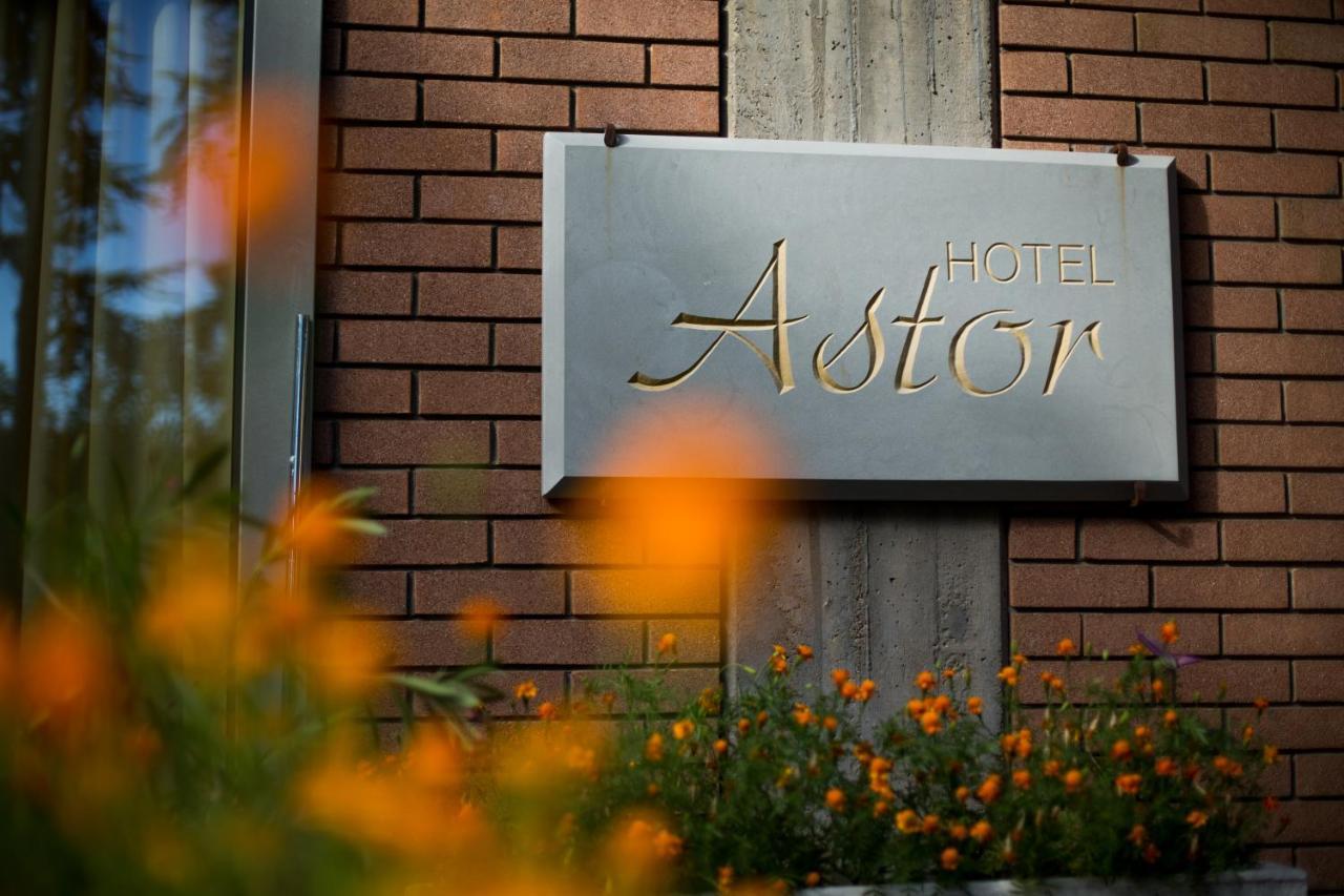 Hotel Astor Модена Екстер'єр фото